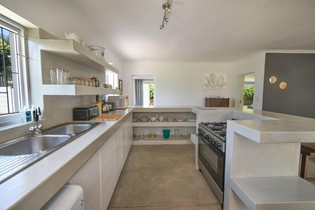 Sun, Fun And Laughter In Plett - Back Up Power! Ferienhaus Plettenberg Bay