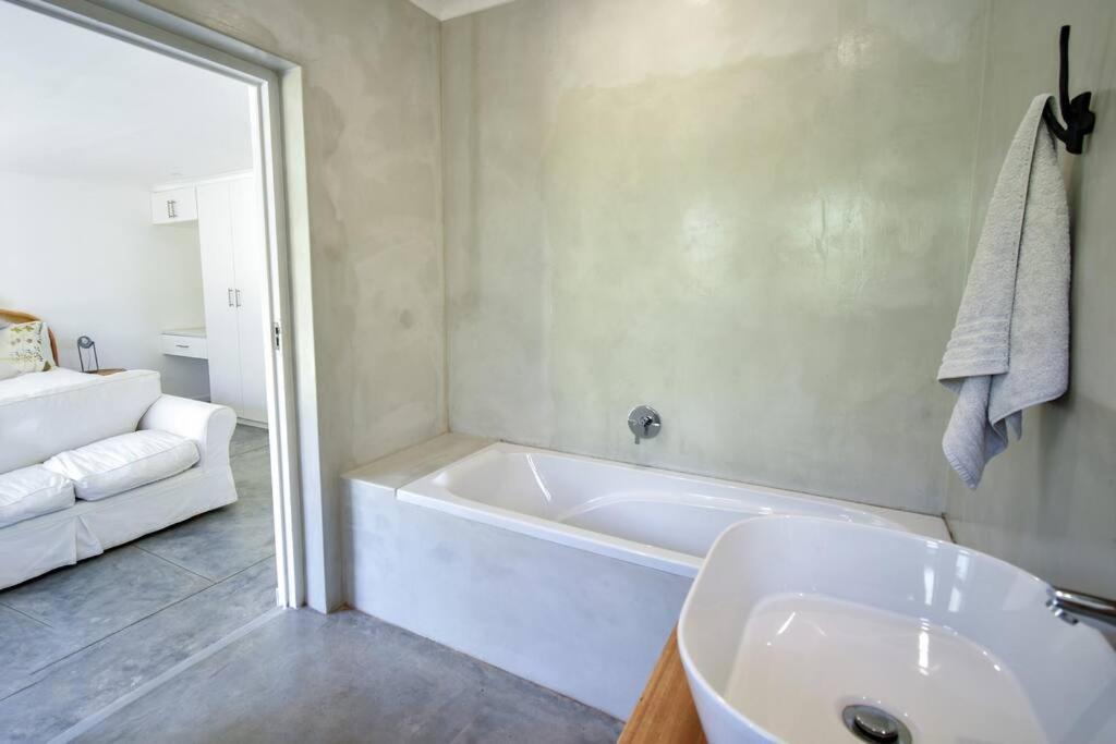 Sun, Fun And Laughter In Plett - Back Up Power! Ferienhaus Plettenberg Bay
