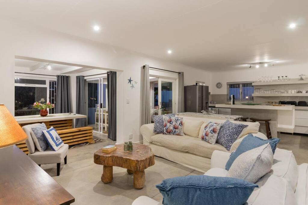 Sun, Fun And Laughter In Plett - Back Up Power! Ferienhaus *