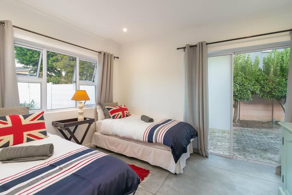 Sun, Fun And Laughter In Plett - Back Up Power! Ferienhaus Plettenberg Bay